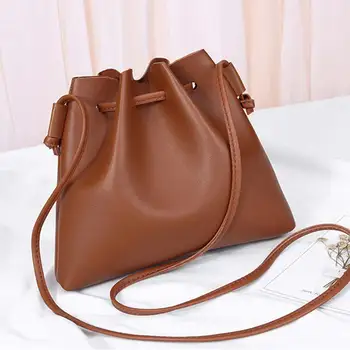 2022 Модная сумка-мешок на завязках для женщин из искусственной кожи, маленькая сумочка, женская сумочка с кисточками, сумки через плечо