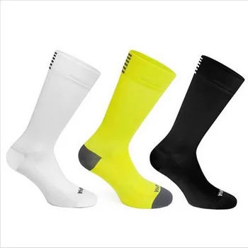 Новые высококачественные мужские велосипедные носки с длинной трубкой, мужские и женские спортивные носки на открытом воздухе, нескользящие быстросохнущие велосипедные носки для бега
